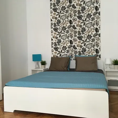 Apartment Budget Apartment By Hi5-Rakoczi 24