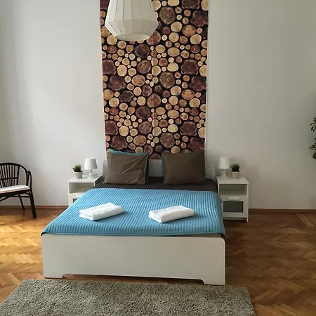 Apartment Budget Apartment By Hi5-Rakoczi 24