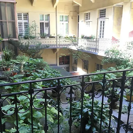 Budget By Hi5-rákoczi 24 Apartman *